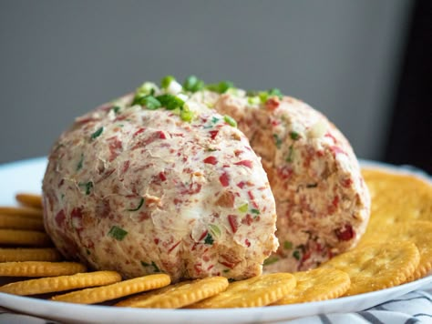 Cream Chipped Beef Cheese Ball Horizontal 8 Chip Beef Cheeseball, Chipped Beef Cheese Ball, Beef Cheese Ball, Recipes With Cream Cheese, Creamed Chipped Beef, Cheese Ball Recipe, Chipped Beef, 12 Tomatoes, Cheese Ball Recipes