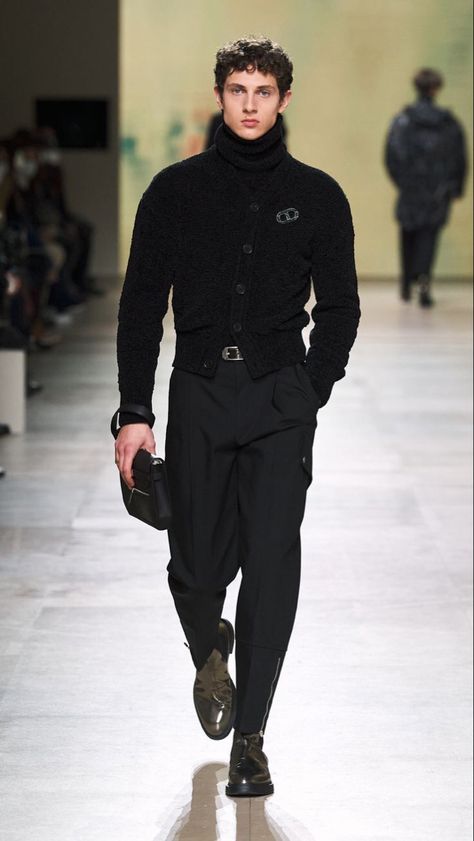 Male Formal Wear Aesthetic, Male Runway Models, Fall Fashion Men, Runway Aesthetic, Mens Fashion Week Street Style, Black Outfit Men, High Fashion Men, Black Men Street Fashion, Outfits Hombre