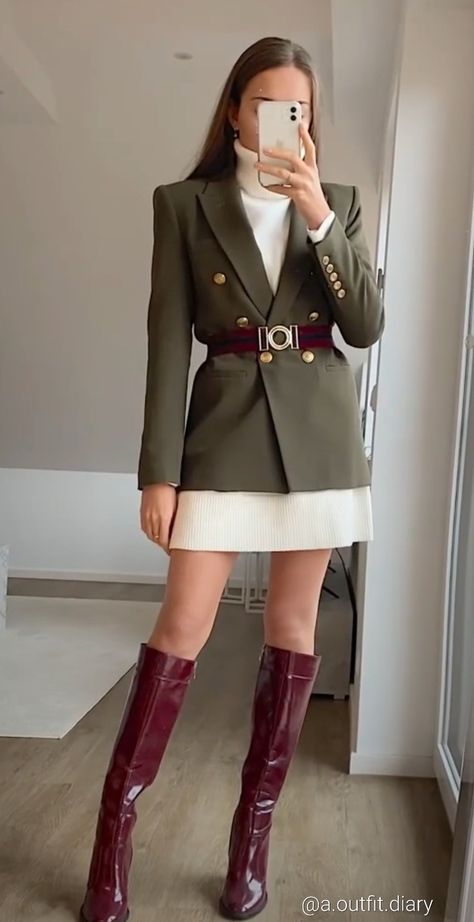 Cognac Trench Coat Outfit, Luxury Fashion Outfits Classy Glamour, Girly Work Outfits Casual, Brown Leather Ankle Boots Outfit, Fall Winter 2024 Outfits, How To Style Burgundy Boots, Youthful Work Outfits, Burgundy Belt Outfit, Going To Work Outfits