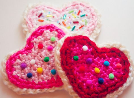 Screen shot 2013-02-04 at 6.34.39 PM Cookie Crochet, Twinkie Chan, Heart Shaped Sugar Cookies, Hey Hey Hey, Valentines Patterns, Valentines Crochet, Food Patterns, Colorful World, Kawaii Crochet