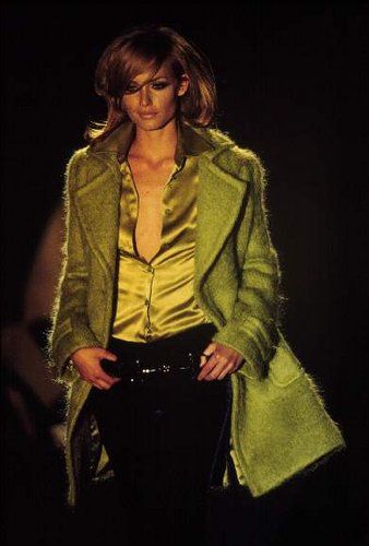 Tom Ford Gucci | tom ford for gucci-fall-1995-amber valleta | Flickr - Photo Sharing! Tom Ford Gucci, Satin Shirts, 90s Supermodels, 1990s Fashion, 70s Fashion, Fashion Photo, 90s Fashion, Tom Ford, Runway Fashion