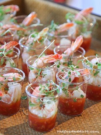 Looking for ways to have an amazing party on a super tight budget? These cheap and easy party food ideas are perfect if you're looking for cheap party food for a crowd. Shrimp Cocktails, Diy Party Food, Cocktail Sauce Recipe, Sauce Cocktail, Party Food Ideas, Cocktail Sauce, Shrimp Cocktail, Snacks Für Party, Party Food Appetizers