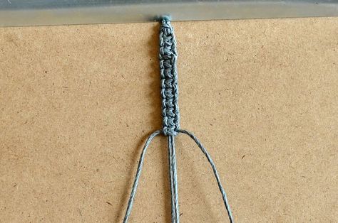 Hemp Bracelet Tutorial, Diy Hemp Bracelets, Braiding Bracelets, Hemp Bracelet Diy, Hemp Bracelet Patterns, Cord Bracelet Diy, Square Knot Bracelets, Hemp Anklet, Knot Macrame