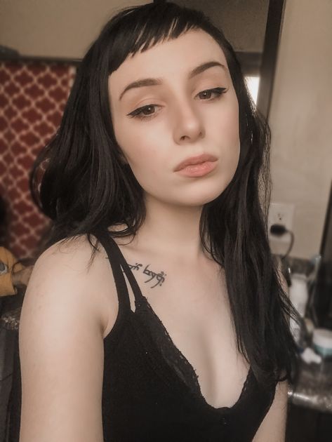 #elvish  #shortbangs #microbangs #shortfringe #gothgirl #alternative #delicatetattoo #girly Side Micro Bangs, Side Swept Micro Bangs, Micro Side Bangs, Microbangs Long Hair, Microbangs Short Hair, Baby Bangs Long Hair, Long Luscious Hair, Micro Bangs, No Bangs