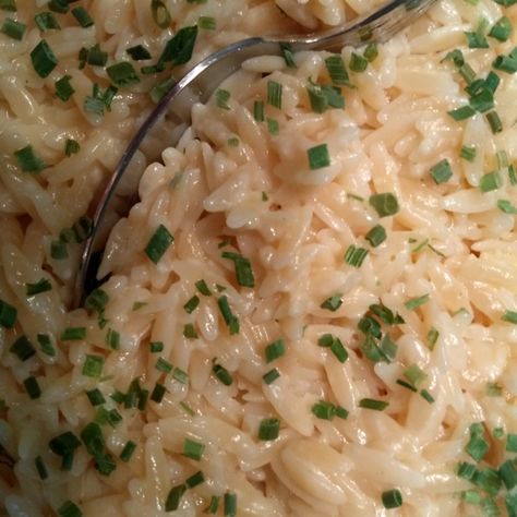 Orzo Alfredo Alfredo Orzo Recipes, Orzo Alfredo, Alfredo Orzo, Cheesy Orzo, Dinner Favorites, Orzo Recipes, Wine Dinner, Alfredo Recipe, Orzo Pasta