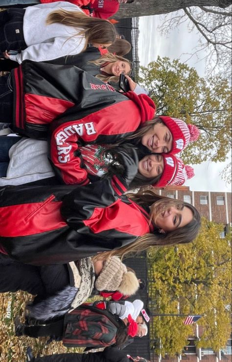 Uw Madison Game Day, Wisconsin Game Day, Wisconsin Game Day Outfit, Uw Madison Game Day Outfits, Uw Madison Aesthetic, Osu Outfits, College Manifestations, Wisconsin Aesthetic, Wisconsin Living