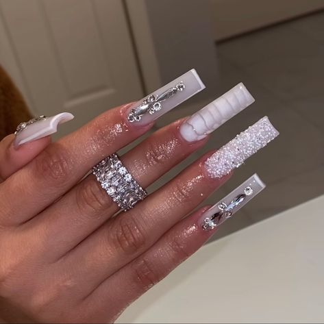 White Outline Nails Coffin, Nails White Outline, White Outline Nails, Outline Nails, Nails Milky White, Nails Milky, Milky White Nails, Long Acrylic Nail Designs, White Acrylic Nails