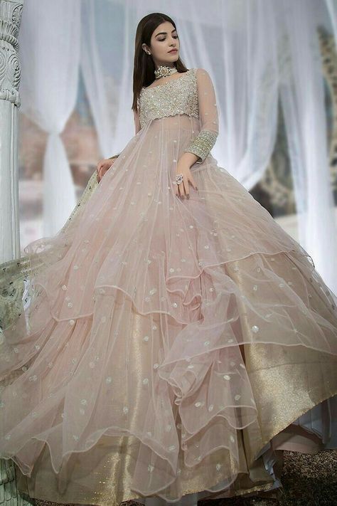 Pink Organza Dupatta, Gowns Dresses Indian, Indian Wedding Gowns, Girls Designer Dresses, Full Sleeve Blouse, Wedding Lehenga Designs, Pakistani Wedding Outfits, Indian Gowns Dresses, Party Wear Lehenga