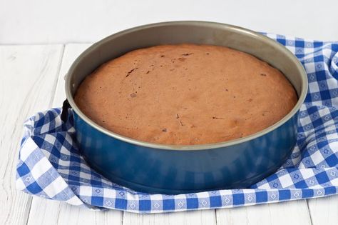 Springform pans are a wonderful type of bakeware for creating a variety of specialty cakes. At first glance, springform pans may look like any other circular or square cake pan,... Springform Pan Recipes, Spring Form Pan, Spring Form, Whiskey Cake, Cakes To Make, Springform Pan Cake, Bake A Cake, Traditional Cakes, Box Cake Mix