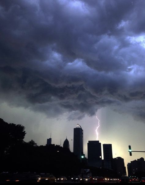 Image of lightning bolt that appears to strike a skyscraper in the city of Chicago. Thunderstorm Photography, Thunderstorm Aesthetic, Weather Phenomenon, Thunder City, Cozy Car, Chicago Downtown, Night Skyline, Storm Photography, Book Cover Ideas