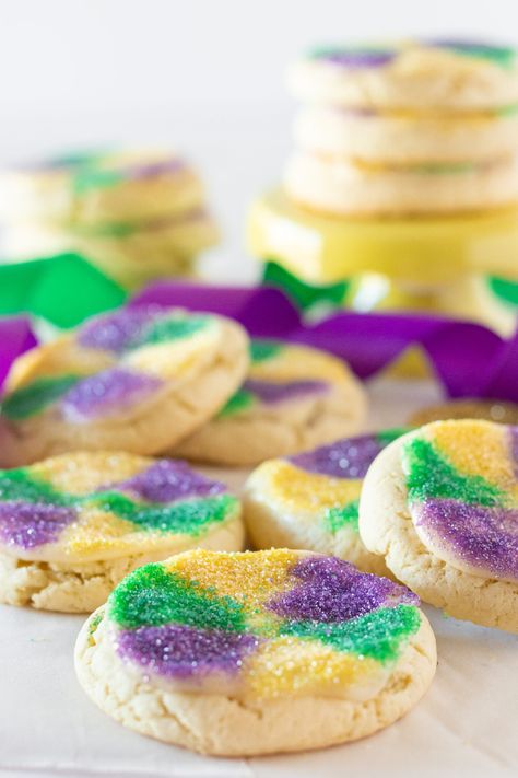 Mardi Gras Cookie, Mardi Gras Cookies, Mardi Gras Desserts, Practically Homemade, Mardi Gras Cake, Super Moist Chocolate Cake, King Cake Recipe, Us Food, Mardi Gras King Cake