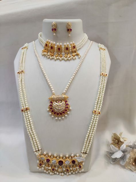 Moti Jewellery Set, Maharashtrian Pearl Jewellery, Moti Jewellery Indian, Tanmani Necklace, Wedding Jewellery Designs, Bridal Necklace Designs, Pretty Jewelry Necklaces, Pearl Jewelry Design, Pearl Necklace Designs