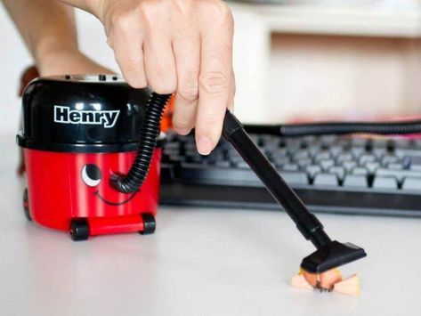 37 Cool Office Supplies & Gadgets That'll Revitalize Your Workplace Cool Office Gadgets, Home Office Gadgets, Best Tech Gadgets, Cool Office Supplies, Tech Magazines, Cute Office Supplies, Dig Gardens, Gadgets For Home, Office Stationary