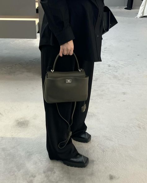 Balenciaga Rodeo bags in size mini available 😍 Business Attire Women, Handbag Collection, Balenciaga Bag, April 20, Bag Trends, Business Attire, High End Fashion, Old Money, Style Ideas