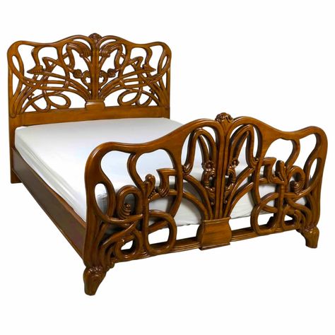 Casper House, Art Nouveau Bedroom, French Furniture Bedroom, Mahogany Bed, Nouveau Furniture, Art Nouveau Interior, Designer Bed, Art Nouveau Furniture, Art Deco Bedroom