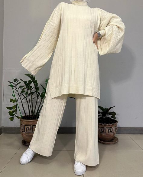 Abaya For Short Height, Modest Set Outfit, Hijabi Matching Set, Hijab Fashion Plus Size, Stylish Outfits Casual, Hijab Fashion Summer, Modest Casual Outfits, Womens Trendy Dresses, Muslim Outfits Casual