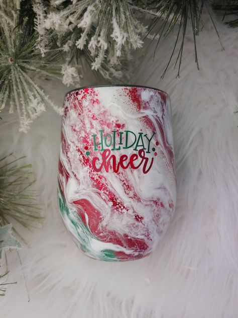 Cricut Christmas Tumblers, Christmas Wine Tumbler Ideas, Girly Tumbler Ideas, Wine Glass Tumbler, Wine Glass Tumbler Ideas, Christmas Wine Tumblers, Christmas Glitter Tumbler Ideas, Winter Tumbler Ideas, Christmas Epoxy Tumblers