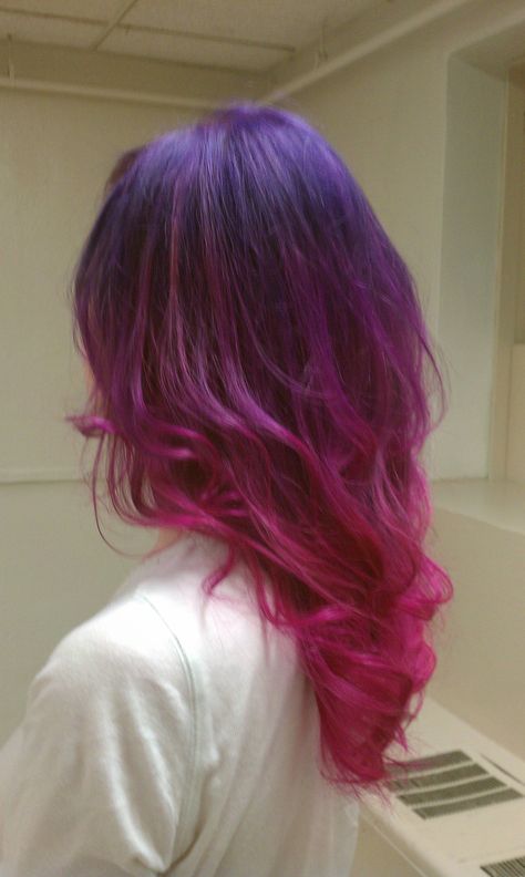 gorgeous purple/magenta ombre Pink Ombre Hair, Purple Ombre Hair, Hair Color Crazy, Wacky Hair, Hair Idea, Pixie Hair, Long Hai, Funky Hairstyles, Work Hairstyles