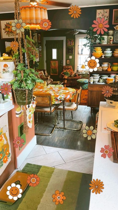 1970s Aesthetic Kitchen, 80s Kitchen Decor, Groovy Kitchen Ideas, 1960s Home Decor 60s Kitchen, 60s Inspired Kitchen, 70s Theme Kitchen, 1970s Kitchen Decor, 70s Theme House, 70s Themed Kitchen