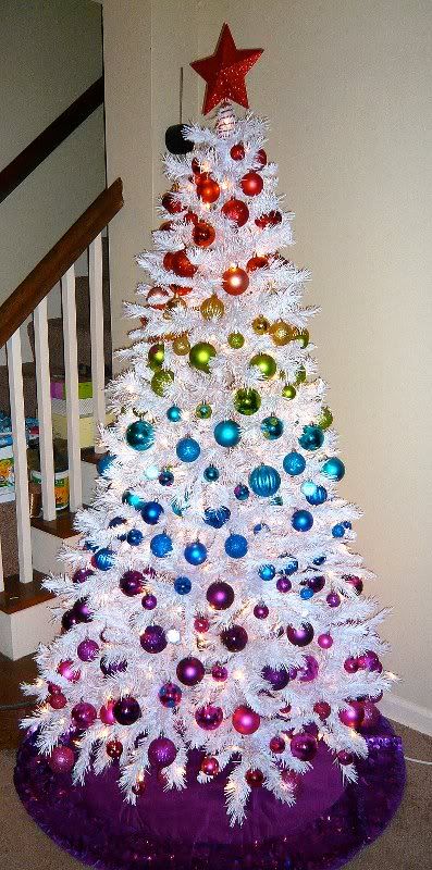 I like this tree, I would never have thought of doing this. Great Christmas Tree idea! White Christmas Tree Decorations, Rainbow Christmas Tree, Colored Lights, Rainbows Christmas, Rainbow Tree, A White Christmas, White Christmas Trees, Christmas Celebration, Beautiful Christmas Trees