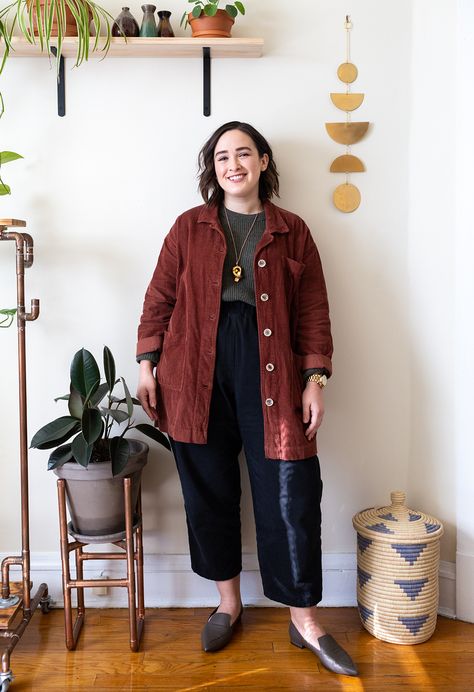 Teacher Ootd Plus Size, Plus Size Comfortable Work Outfits, Button Up And Leggings Outfit, Structured Womens Clothing, Cozy Nonbinary Outfits, Plus Size Business Casual Alternative, Queer Fashion Midsize, Cup Of Jo Week Of Outfits, Art Teacher Wardrobe