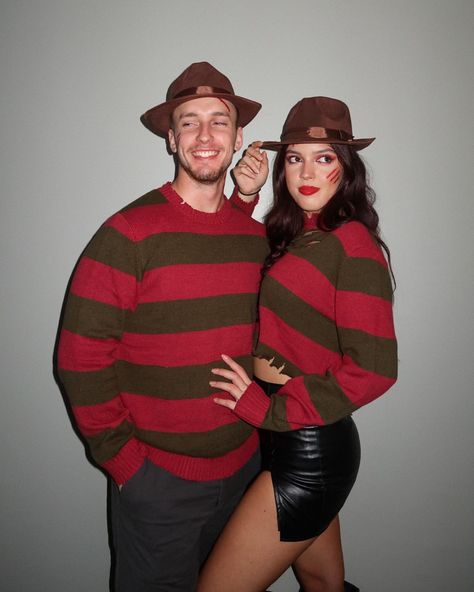 Freddy Krueger Costume Men, Simple Freddy Krueger Makeup, Fantasia Freddy Krueger, Men Crop Top, Freddy Krueger Costume, Costume Couple, Cosplay Couple, Halloween Date, Halloween Parejas