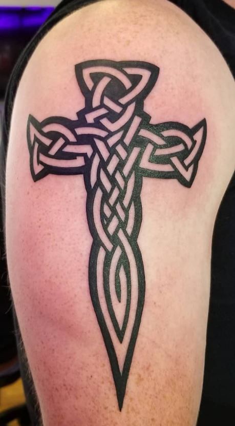 Celtic Cross Tattoos Men, Tattoos Celtic, Celtic Cross Tattoos, Tattoo Me, Cross Tattoo For Men, Cross Tattoos, Chest Tattoos, Dagger Tattoo, Under My Skin