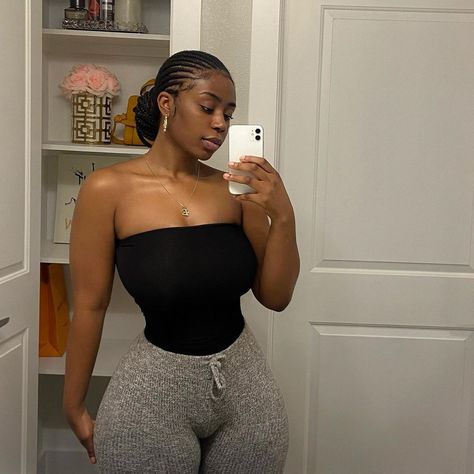 Uche Mba (ONLY PAGE) on Instagram: “It’s the simple things 🖤” Dark Skin Women, Curvy Girl Fashion, Curvy Girl Outfits, Simple Things, Curvy Outfits, Ghana, A Woman, Black Women, Girl Fashion