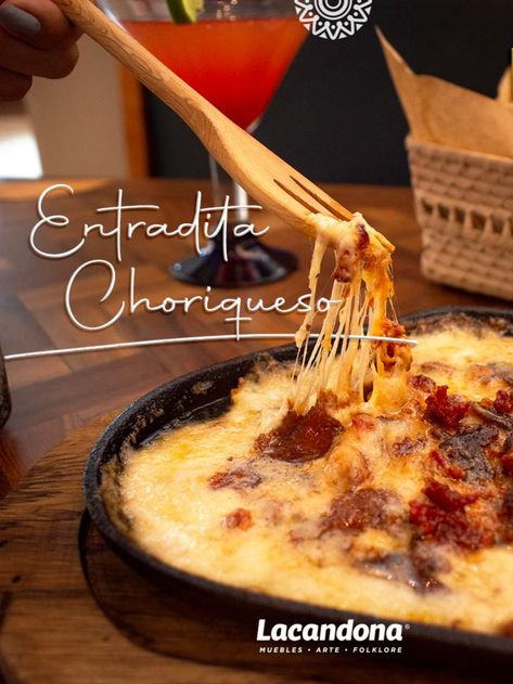 Choriqueso o queso fundido. 🤤🤤 Un platillo fácil y riquísimo, 100% típico de la cocina mexicana, ideal para servir como entradita en tu restaurante acompañado de tortillas ¡Uff! 😋 Guarda este post para no perder la receta. Si la haces etiquétanos ✅ Queso Fundido, Tortillas, Cornbread, Macaroni, Macaroni And Cheese, Cheese, Ethnic Recipes, Macaroni Cheese