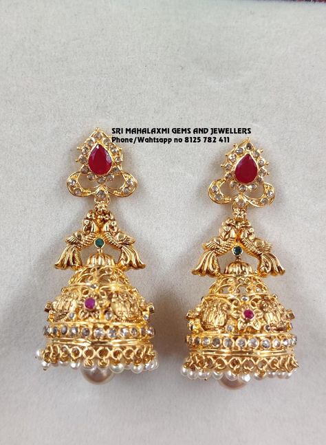 Gold Jhumkas, Ear Jewellery, Gold Earrings Indian, Jewellery Board, Gold Jhumka Earrings, Mom Earrings, Gold Earrings Models, Bridal Jewelry Vintage, Gold Earrings Wedding