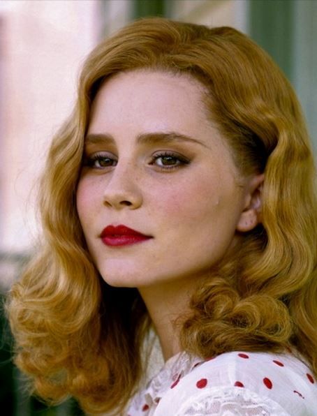 alison lohman Allison Lohman, Alison Lohman, Medium Shag, Medium Shag Haircuts, 1940s Hairstyles, Shag Haircuts, Braid Designs, Shag Haircut, Big Fish