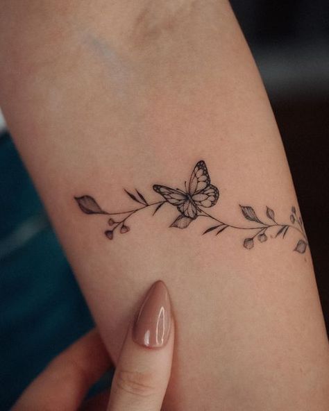 Lavender Tattoo, Butterfly Tattoos For Women, Petite Tattoos, Butterfly And Flower, Tatuaje A Color, Small Hand Tattoos, Classy Tattoos, Discreet Tattoos, Subtle Tattoos