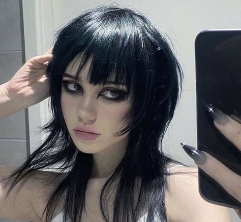 Goth Hair, Hair Stylies, Long Black Hair, Dye My Hair, Hair Reference, Cut My Hair, Hair Inspo Color, Dream Hair, Soft Grunge