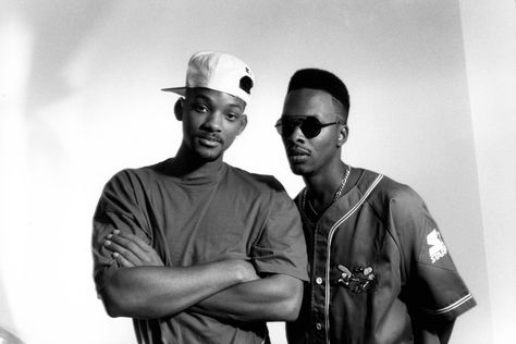 Will Smith and Jeff Townes, circa 1987.     They met in 1985 at a party and began to make music together.  DJ Jazzy Jeff and The Fresh Prince were best known for clean humorous rap songs and were an instant success. Jeff Aesthetic, Dj Jazzy Jeff, Jazzy Jeff, Men 90s, Fresh Prince Of Bel Air, Prince Of Bel Air, Hippie Costume, Fresh Prince, Beastie Boys