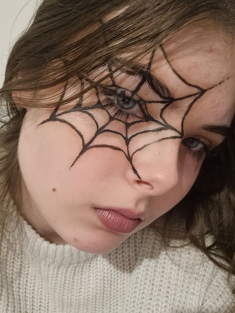 Spider Look Makeup, Cobweb Makeup, Spider Face Paint, Spider Face Painting, Spider Web Makeup, Web Makeup, Spider Makeup, Web Face, Spider Face