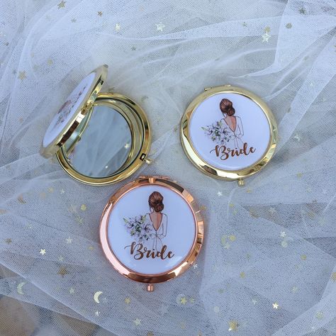 Cheap Party Favors, Cheap Party, Compact Mirror Personalized, Forest Theme, Wedding Proposals, Small Mirrors, Compact Mirror, Party Guests, Bridesmaids Gifts