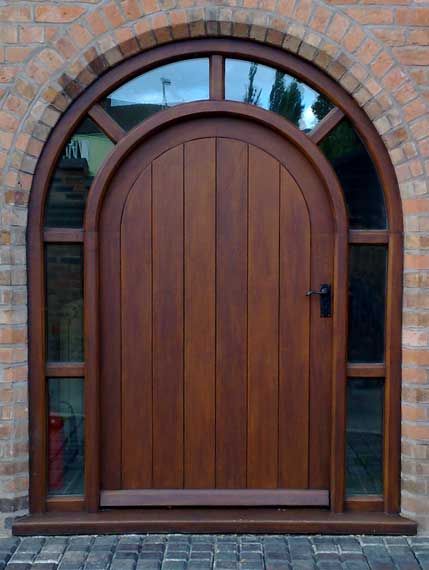 backdoor Old Door Design, Round Top Door Entrance, Arched Doors Entrance, Main Door Arch Design, Arch Doors, Arched Oak Front Door, Arched Wooden Door Entrance, Arched Wooden Double Front Door, Solid Wood Arched Front Door