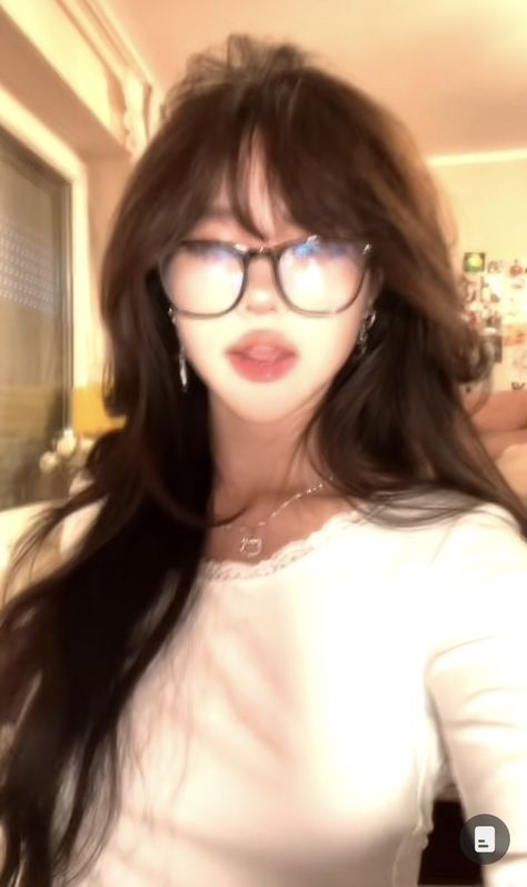 Long Messy Hair With Bangs, Boyfriend Glasses Aesthetic, Pretty People Icons, Black Hair Blonde Curtain Bangs, Long Wolfcut With Wispy Bangs, Brown Hair On Olive Skin, Brown Hair Long Bangs, Haircut For Long Hair With Bangs, Wolf Cut With Glasses