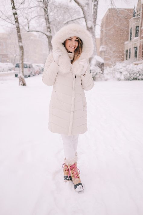 White Parka Outfit, Snow Day Outfits, Cozy Snow Day, Beige Oversized Sweater, White Parka, Parka Outfit, Snow Day Outfit, Cozy Snow, White Winter Coat