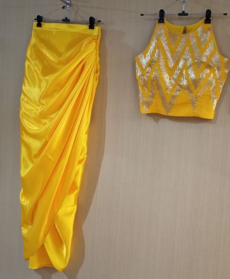 Skirts With Crop Top, Dhoti Blouse, Dhoti Drape, Dhoti Top, Indian Dress Up, Haldi Dress, Haldi Outfits, Haldi Outfit, Western Dresses For Women