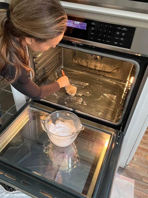 How To Clean Your Oven Without Harsh Oven Cleaner Easy Clean Oven Diy, How To Clean An Oven Without Chemicals, Natural Oven Cleaner Recipes, Oven Cleaner Diy Best, How To Clean Oven Easy, Cleaning Oven Easy, How To Clean The Oven, Clean Inside Of Oven, How To Clean An Oven