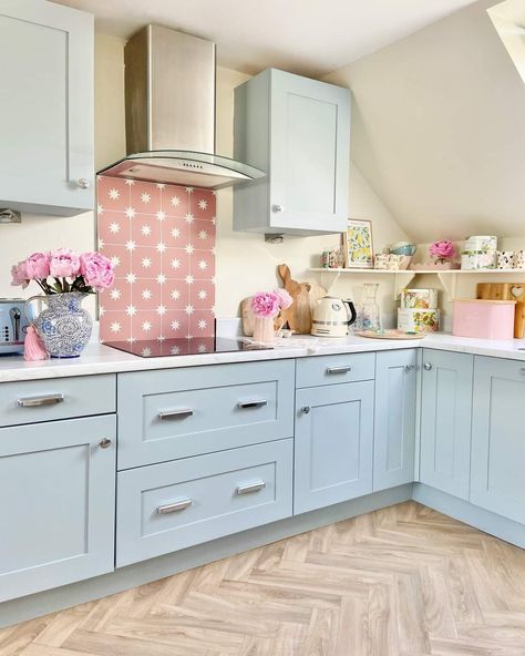 Duck Egg Kitchen, Duck Egg Blue Kitchen, Indoor Paint, Furniture Paint, Blue Kitchen, Chalk Paint Furniture, Blue Kitchens, Kitchen Inspo, Kitchen Floor