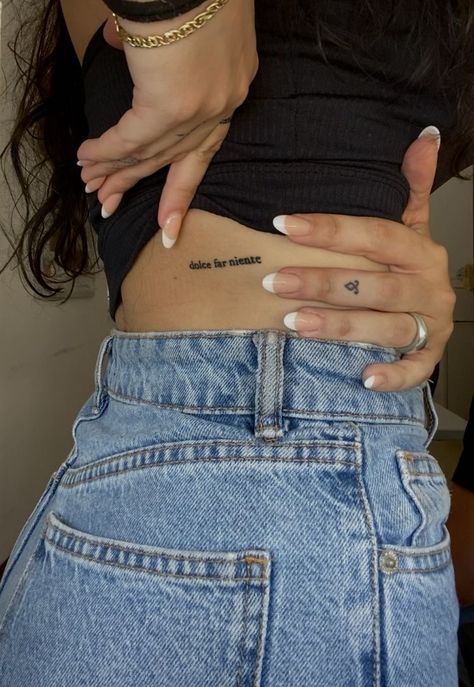 Hidden Tattoos Ideas For Women, Tiny Word Tattoos, Hidden Tattoo Placement, Tiny Tattoo Placement, Couple Wrist Tattoos, Aesthetic Tattoo Ideas, Small Rib Tattoos, Hand Tattoo Designs, Tattoo 2024