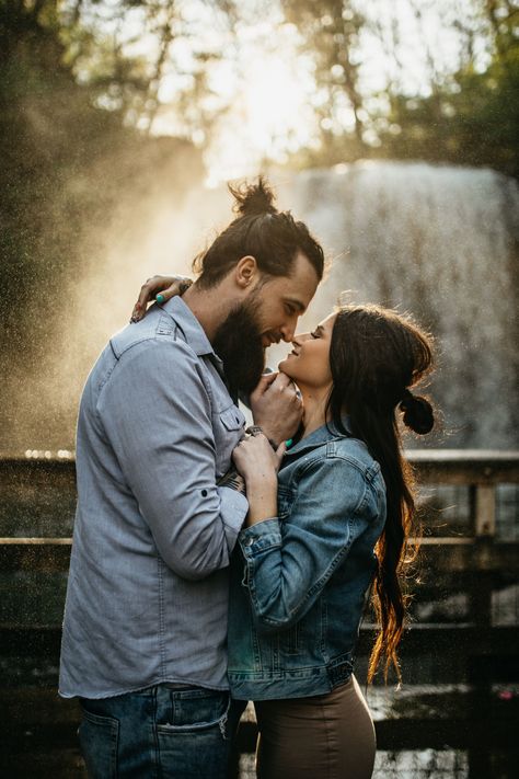 Ohio Engagement Photos, Sunset Waterfall, Waterfall Engagement, Waterfall Pictures, Waterfall Photo, Engagement Pictures Poses, Pre Wedding Poses, Waterfall Photography, Year In Review