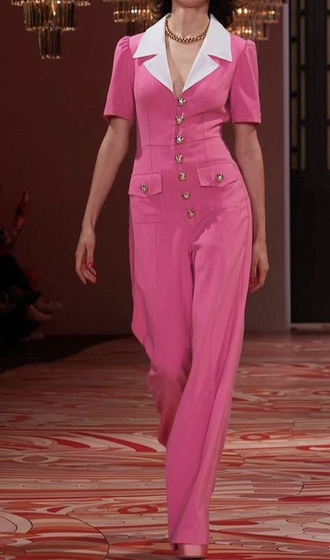 Pink Dress Barbie Aesthetic, Barbie Outfits Aesthetic Vintage, Pink Runway Outfits, Barbie Core Fashion, Pink Barbie Clothes, Barbie Outfit Inspiration, Barbie Pink Outfit Ideas, Cute Barbie Outfits, Barbie Inspo Outfits