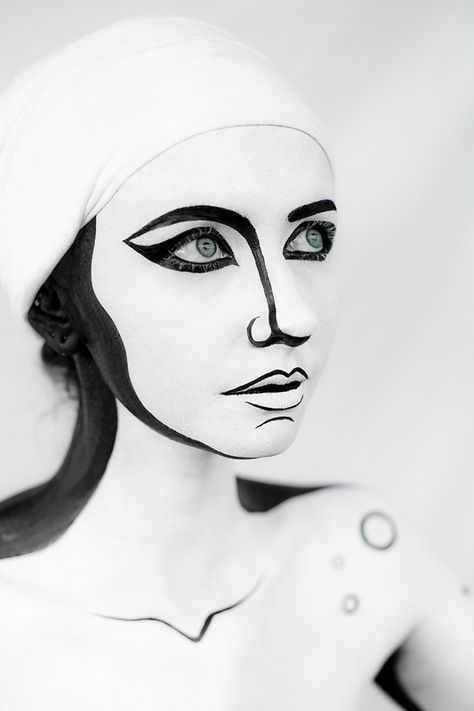 Monochrome Makeup Look Black And White, Black And White Makeup Looks, Black And White Face Paint, Bauhaus Ballet, Black White Makeup, White Face Makeup, Indian Feather Tattoos, White Punk, Monochrome Portrait