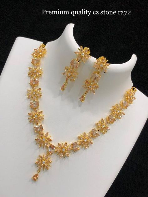 Pakistani Gold Jewellery Design, Gold Set Design, Unique Gold Jewelry Designs, Bridal Jewelry Sets Brides, Wedding Jewelry Sets Bridal Jewellery, Gold Jewels Design, Bride Jewelry Set, Fancy Jewelry Necklace, Pretty Jewelry Necklaces