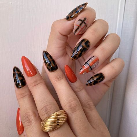 Nail Designs Plaid, Orange Nails With Glitter, Oval Short Nails, Fall Fashion Plaid, Burnt Orange Nails, Fall Nail Colors Opi, Plaid Nail Designs, Nails For Fall, Orange Nail Designs