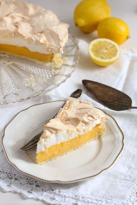 Best Lemon Meringue Pie Recipe Lemon Meringue Pie Easy, Best Lemon Meringue Pie, Lemon Meringue Pie Recipe, Lemon Meringue Cake, Homemade Cheesecake Recipes, Portable Dessert, Lemon Meringue Cheesecake, Lemon Pie Recipe, Lemon Cream Pies