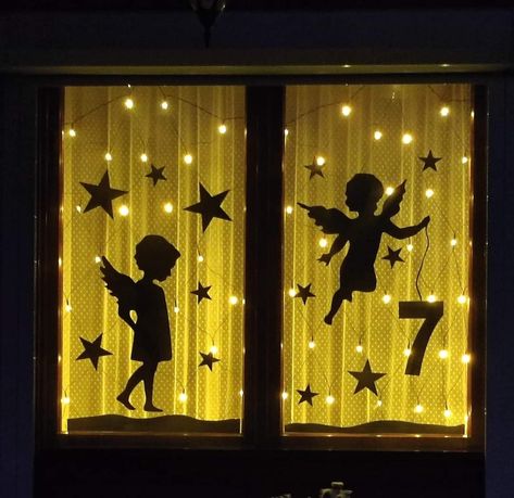 Advent Calendar Window Display, Easy Christmas Window Decorations, Christmas Advent Window Display, Advent Windows Ideas, Advent Window Display, Christmas Window Decorations With Lights, Christmas Window Silhouettes, Christmas Advent Window, Advent Window Ideas